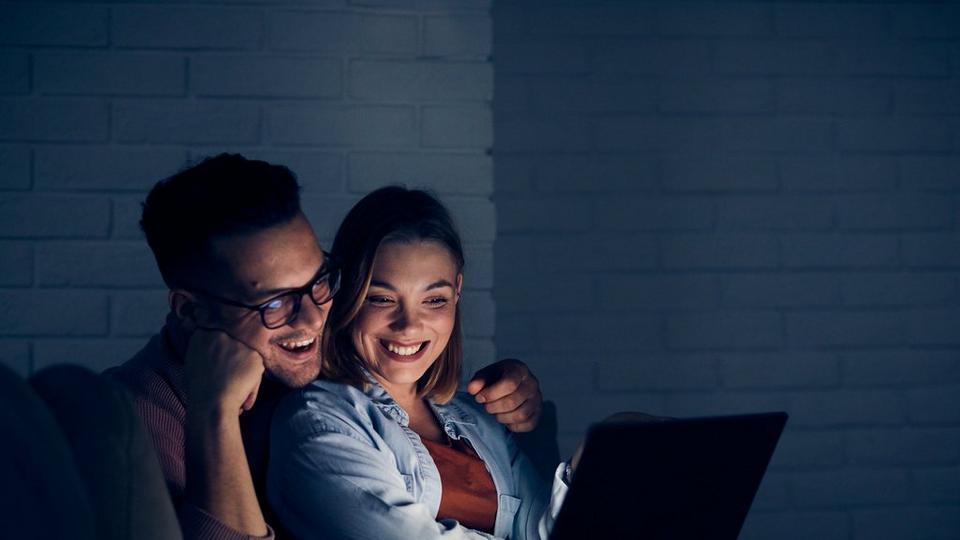 couple-watching-movie-together