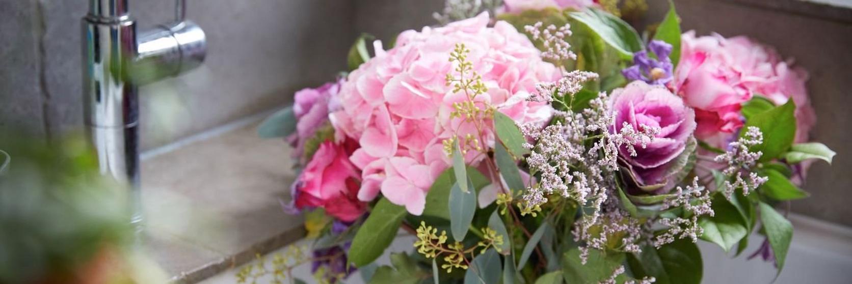 Hydrangea-mixed-wrapped-bouquet