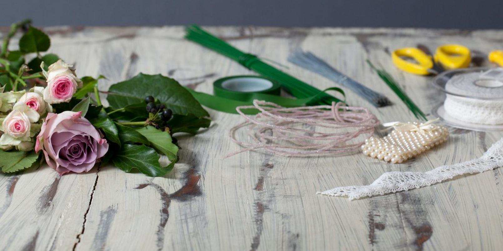 ingredients-to-make-corsage-rose-scissors-wire