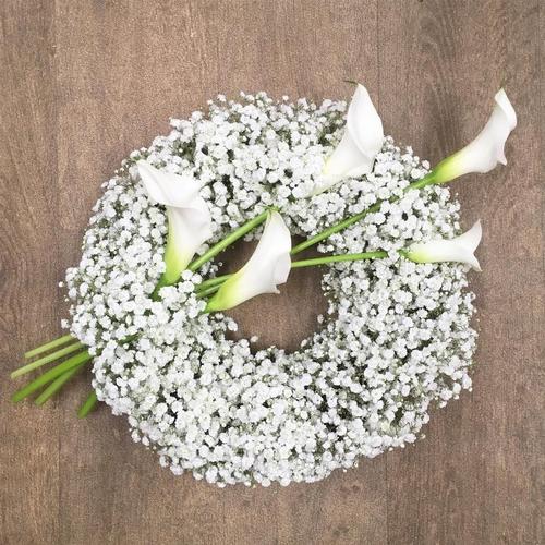interflora-product-white-wreath-calla-lilies