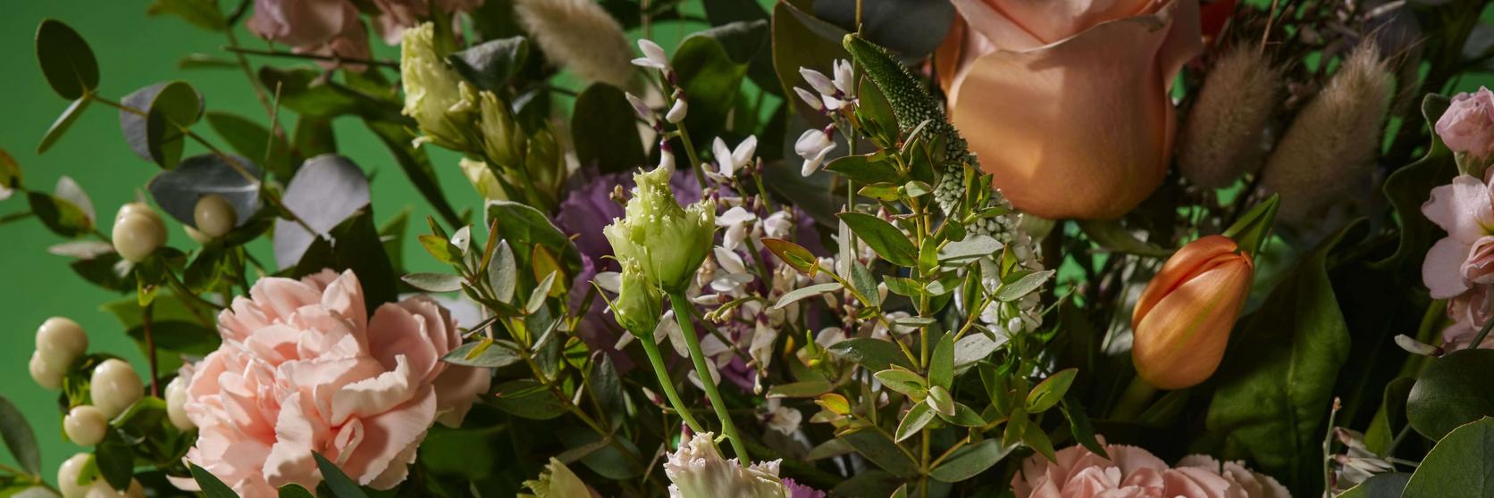 pastel-bouquet-on-green-background
