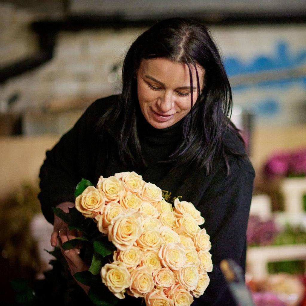 SHOPS_051223-00913-EXPANDED